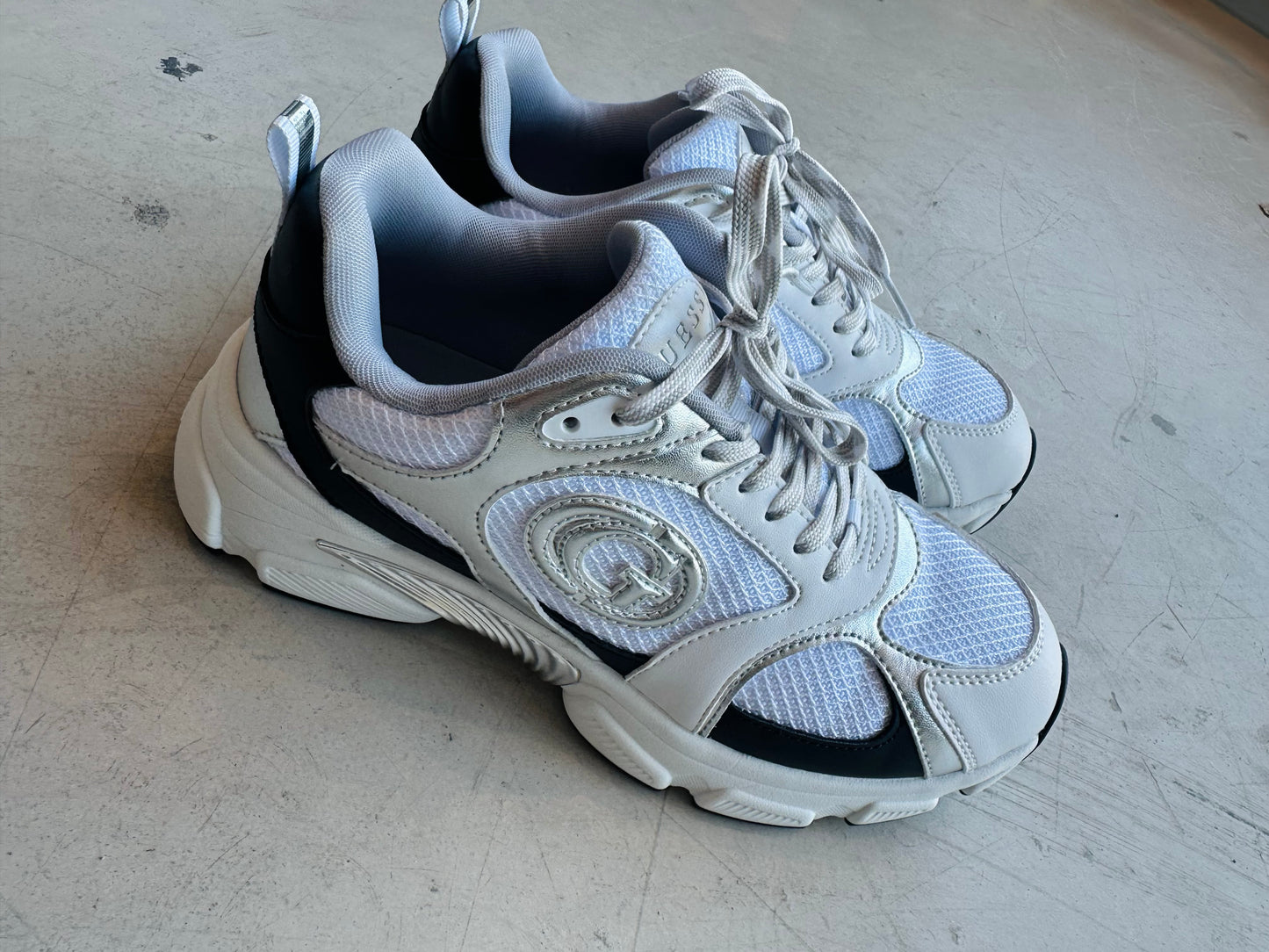 Sneakers Guess white & silver