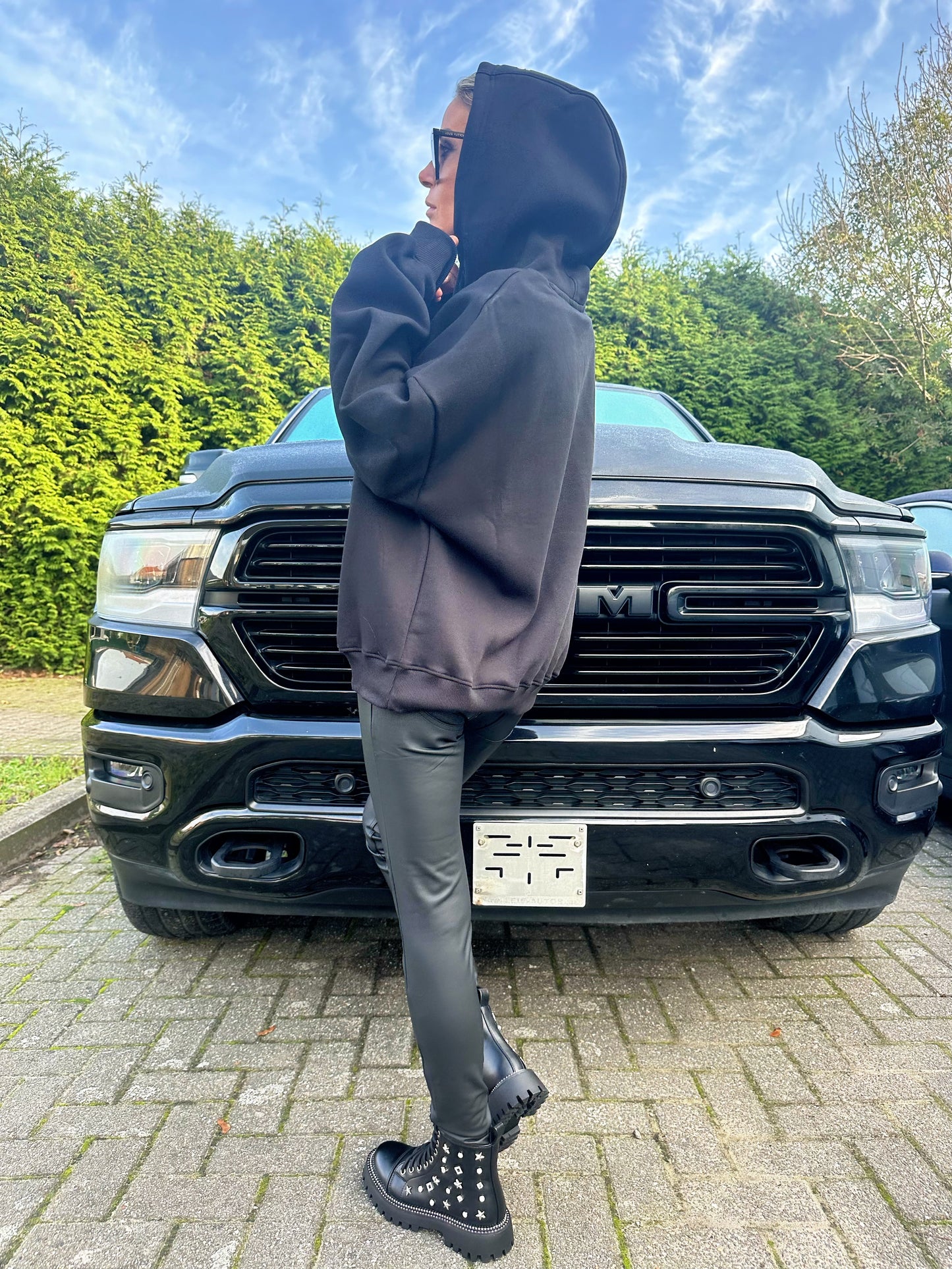 Sweater Putain Ta Guelle BLACK