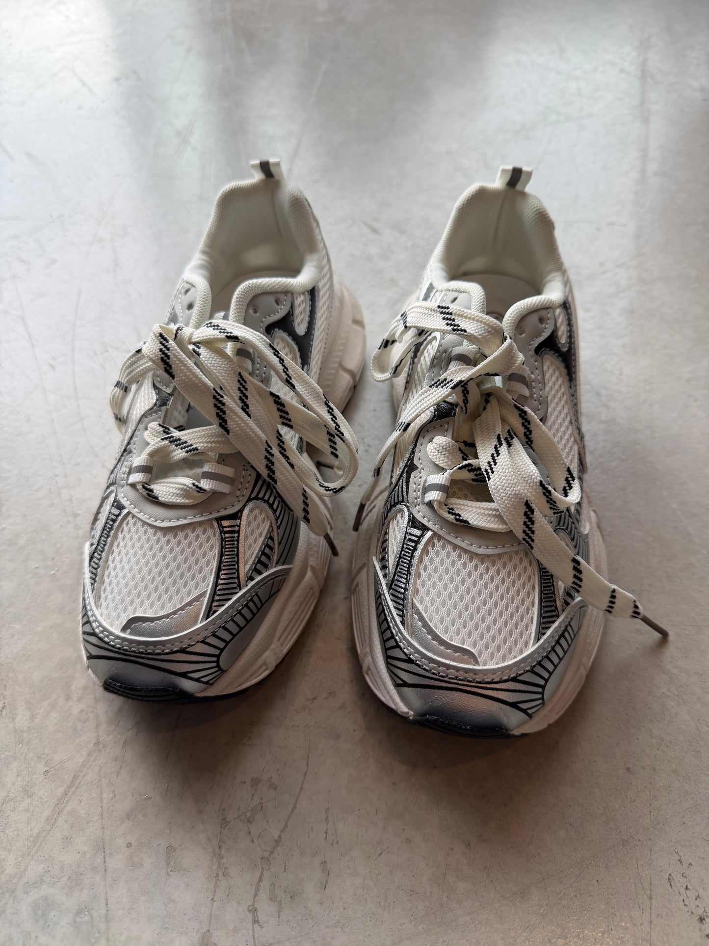 Sneakers grey & White