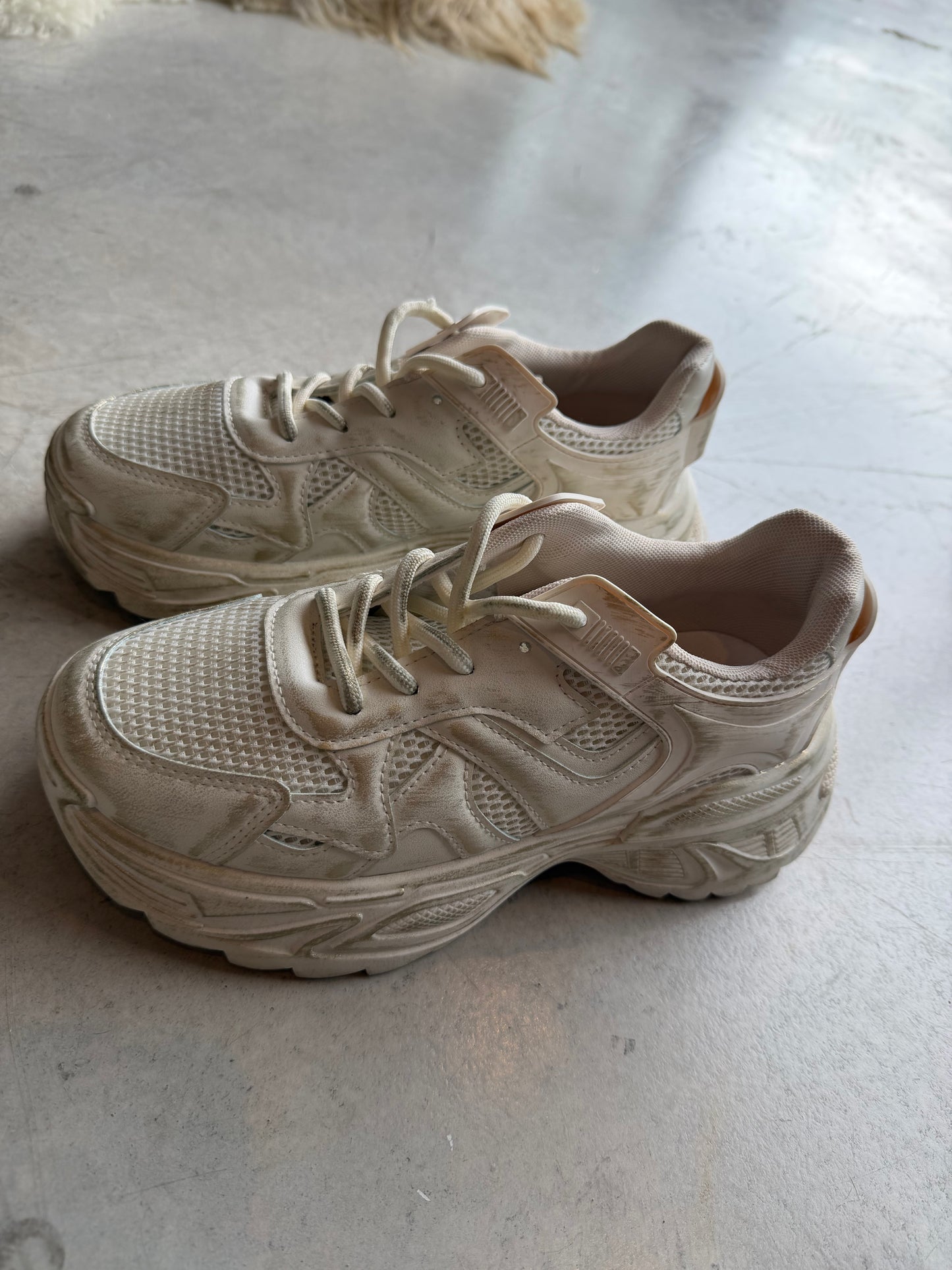 Sneakers light beige