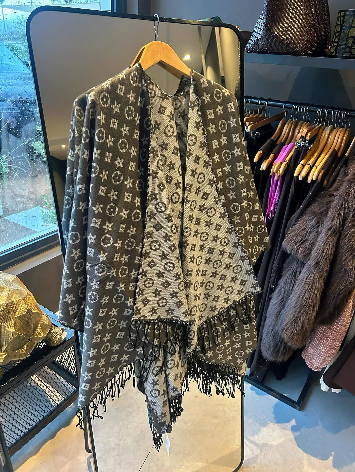 Poncho grey