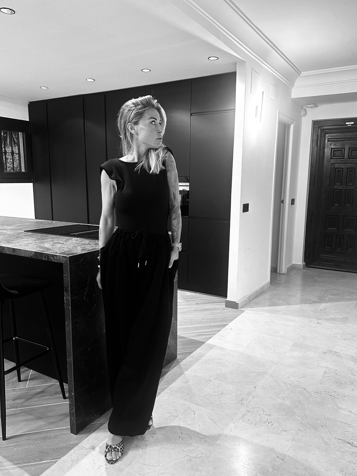 Black body open back