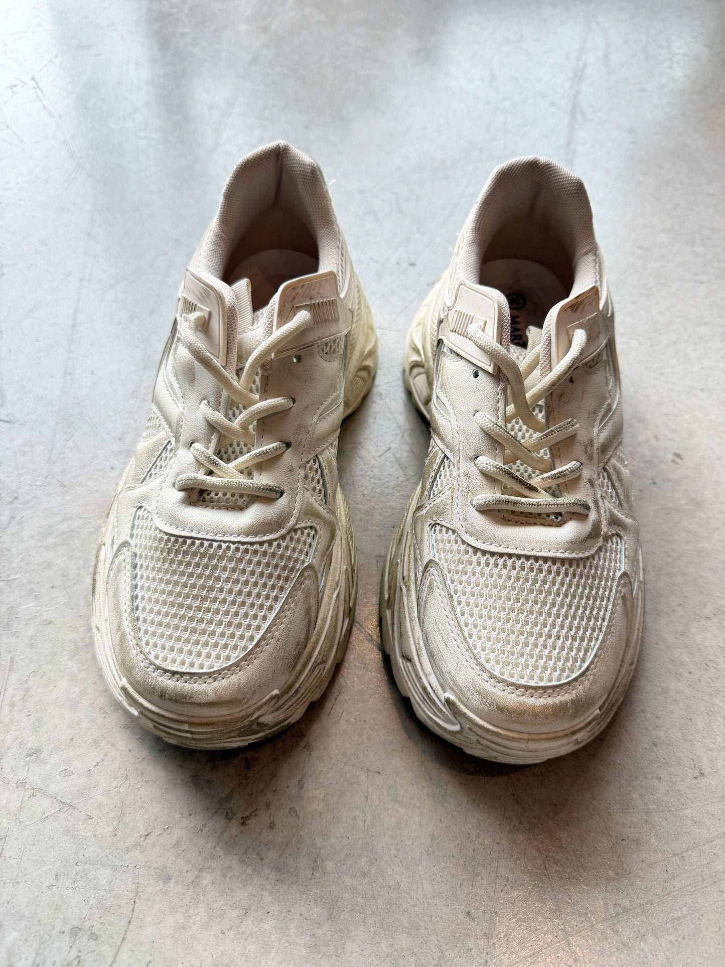 Sneakers light beige