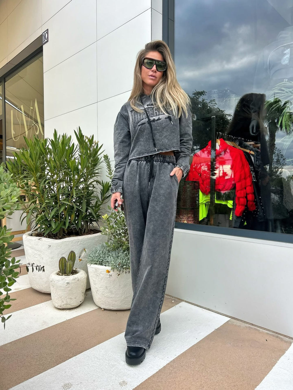 Jogger DIFFERENT light grey