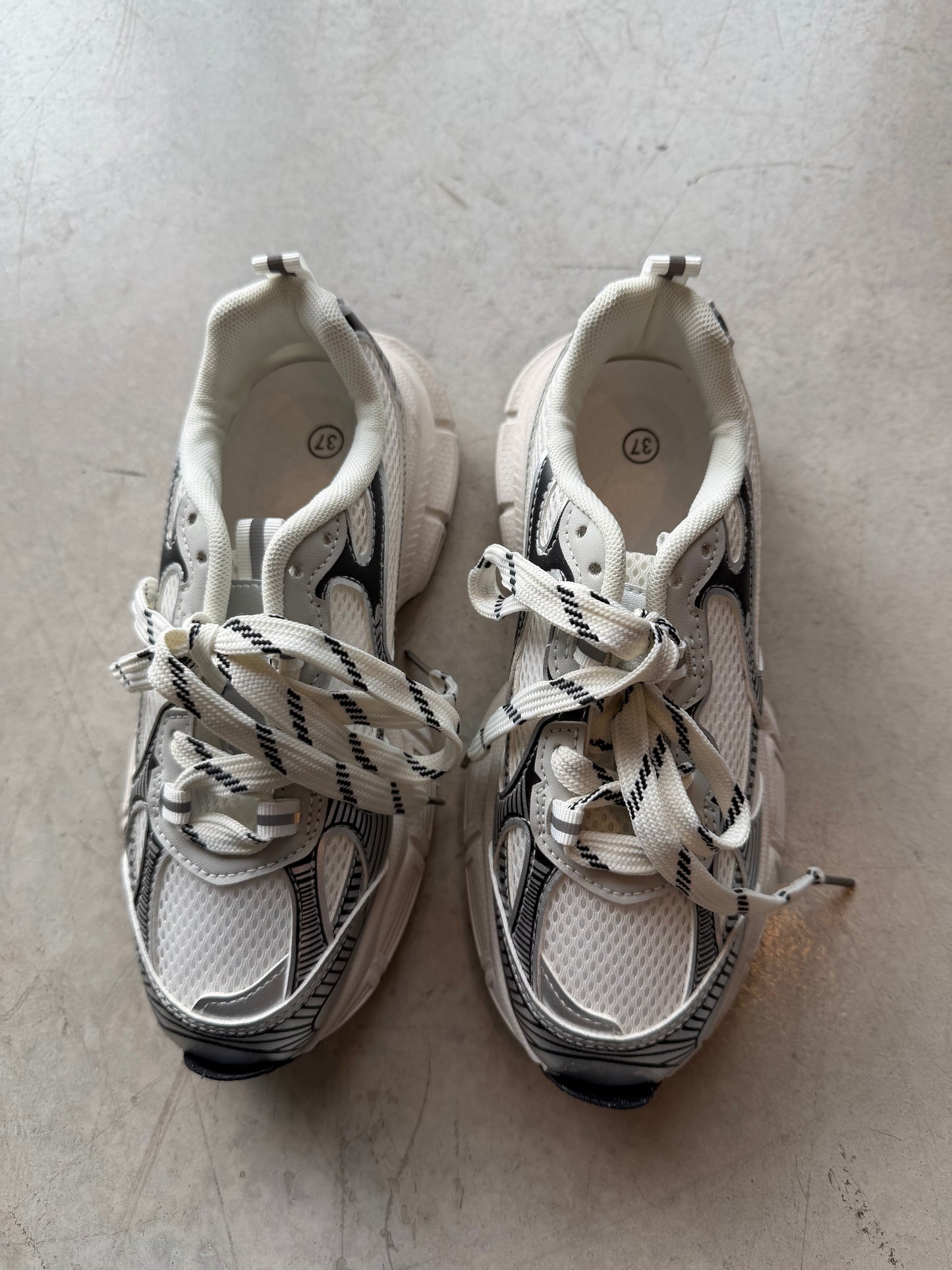 Sneakers grey & White