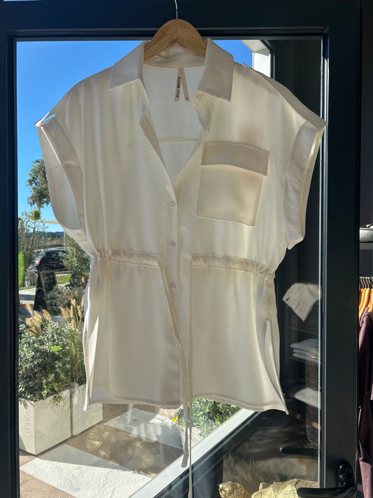 WAISTED SLEEVELESS SHIRT