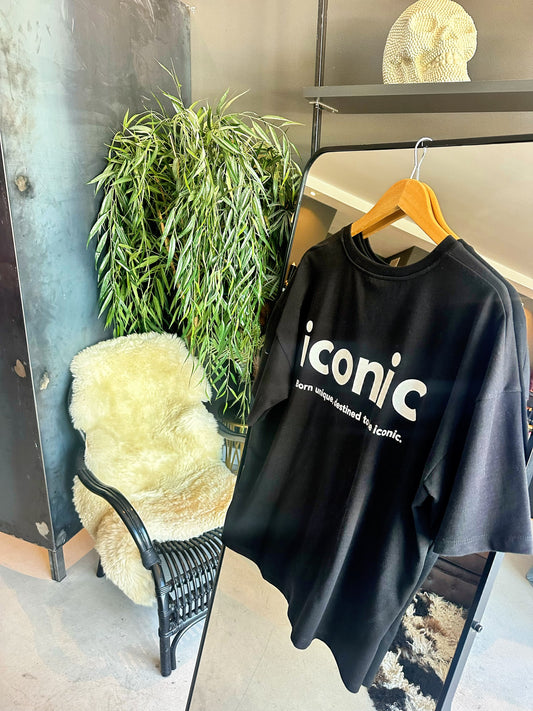 Tee Born unique black