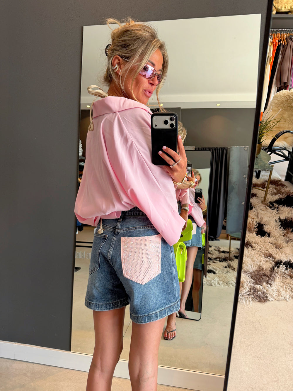 Blue special detail short - pink pocket