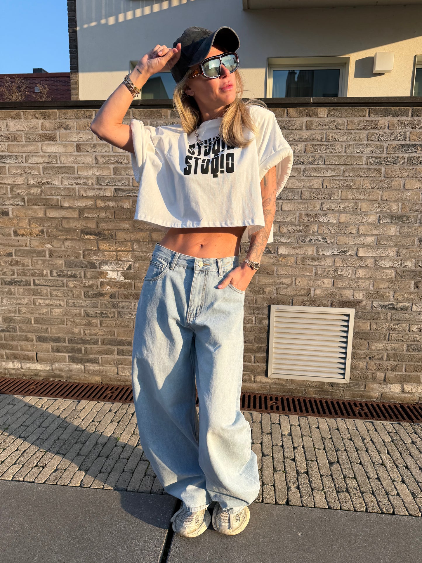 STUDIO WHITE