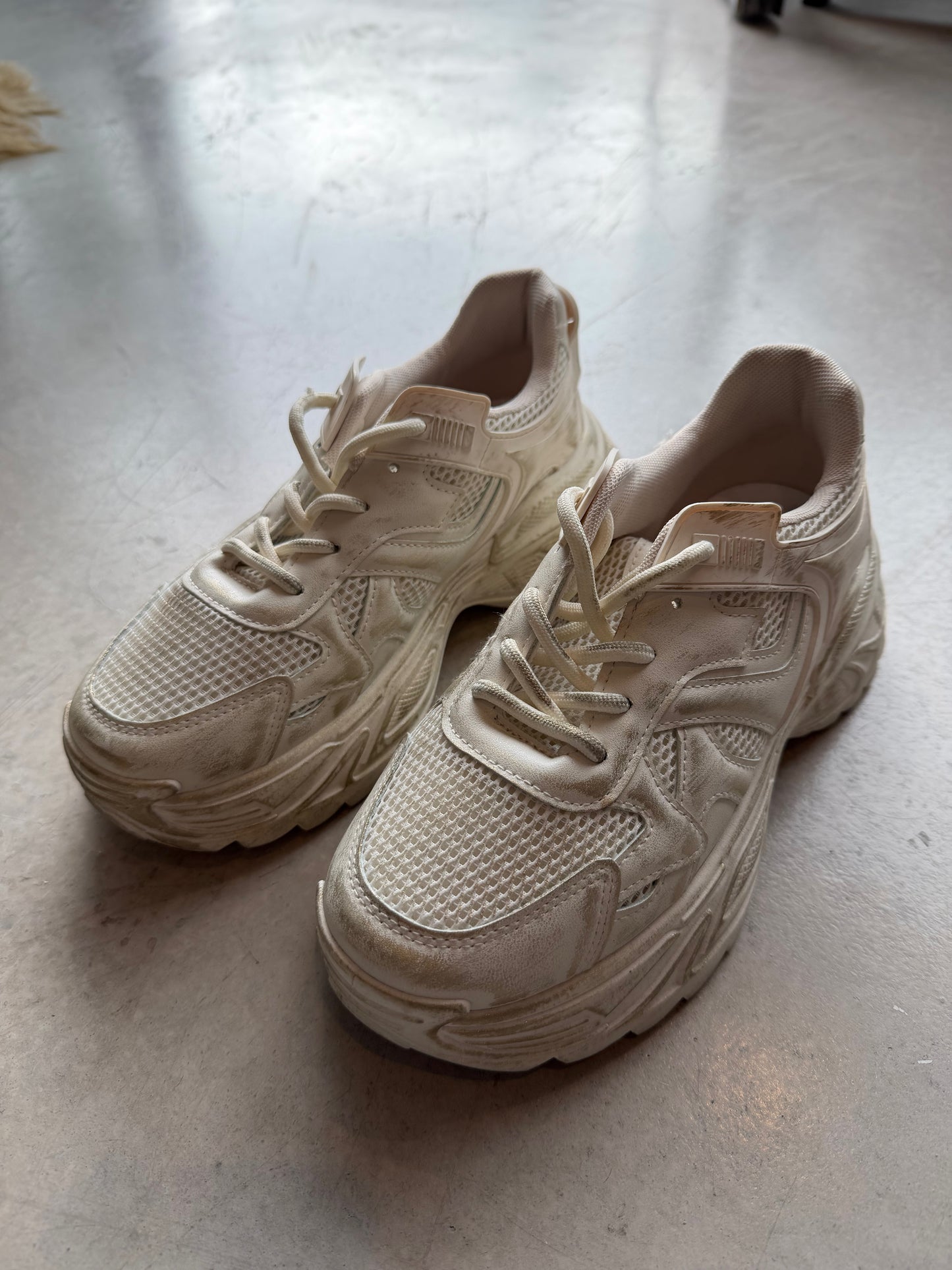 Sneakers light beige