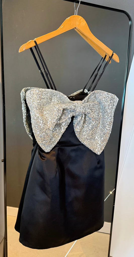 Dress bow