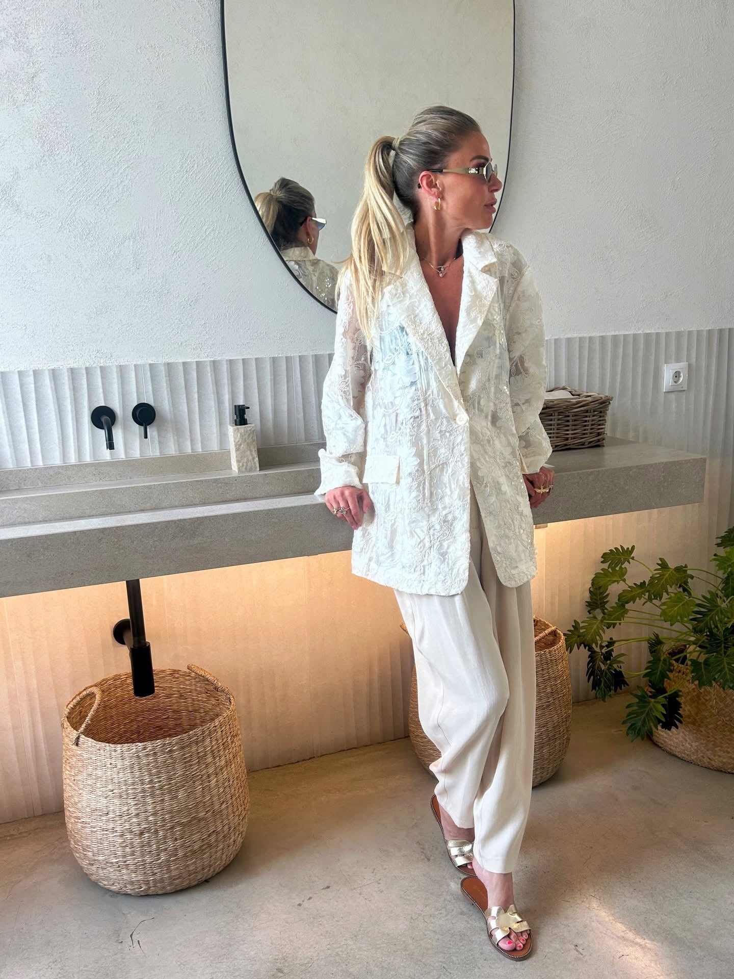 Blazer with lace