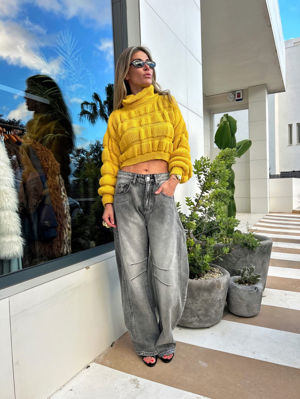 Sweater Yellow crop model