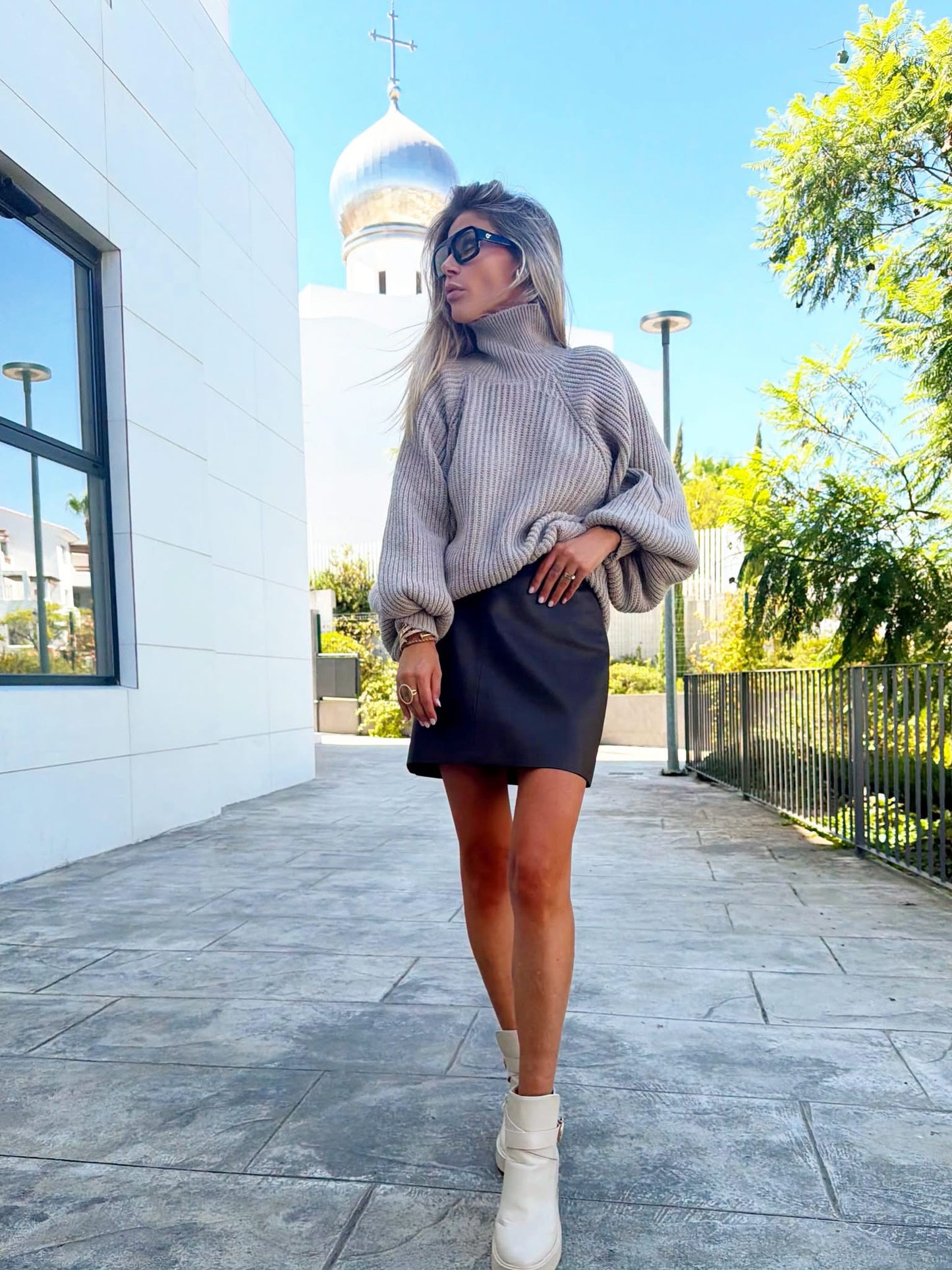 FALL IN LOVE BEIGE
