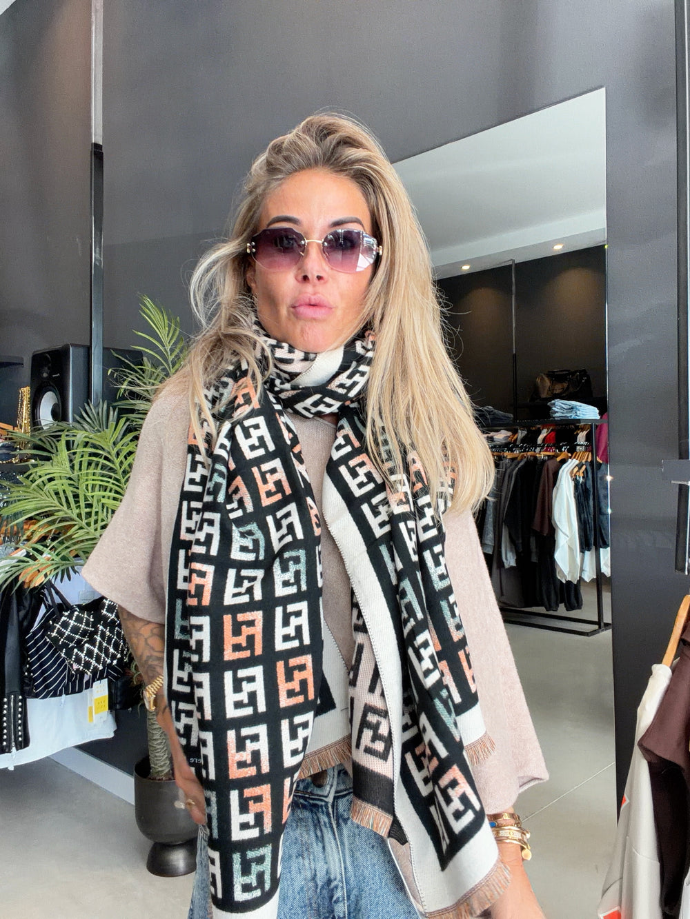 Scarf FF black