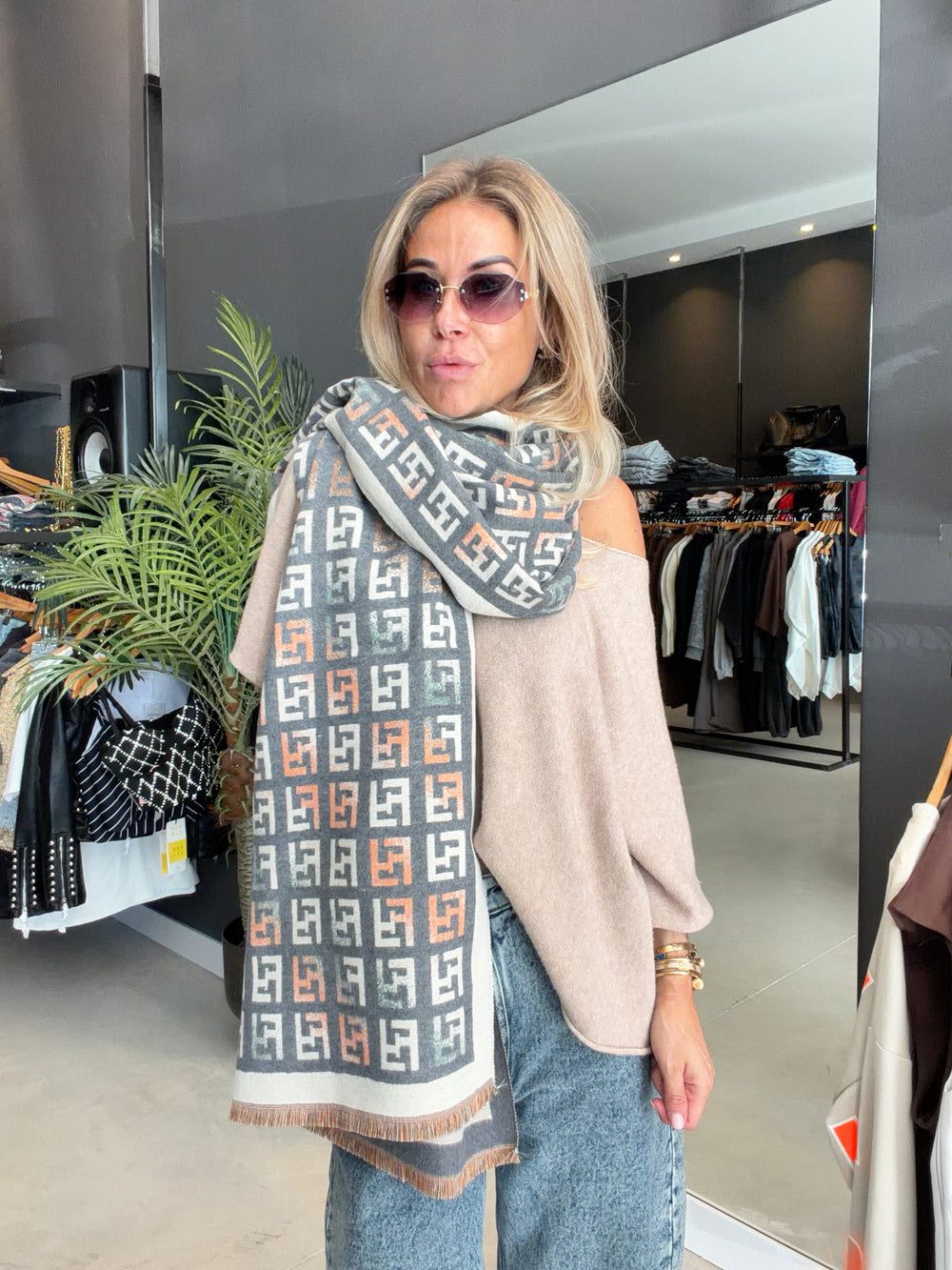Scarf FF grey