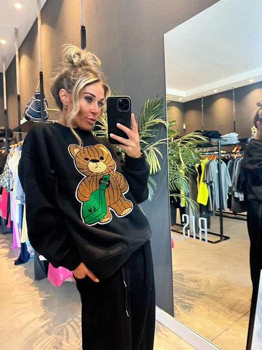 Bear sweater black