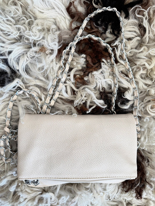 Beige with 2 chains in beige / grey