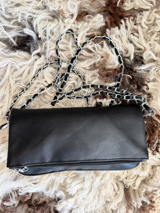 Black with 2 chains in black & silver