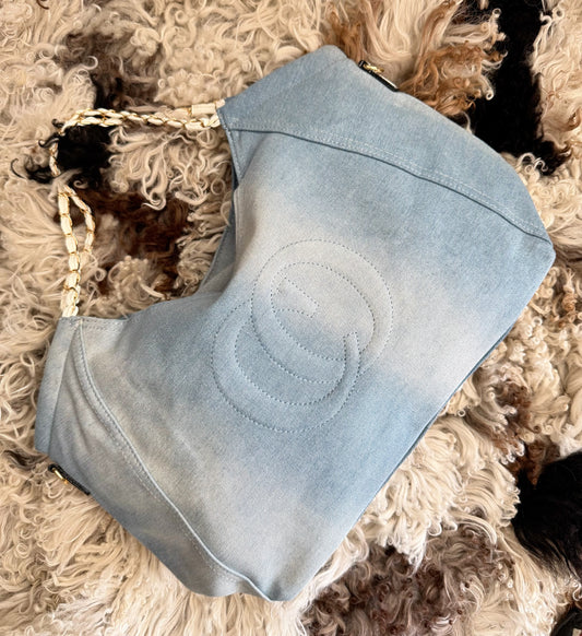 CO jeans with white & gold chain + long one